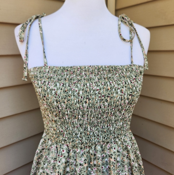 SHEIN Green Ditsy Floral Print Mini Dress Tie Spaghetti Straps Smocked - Picture 4 of 11